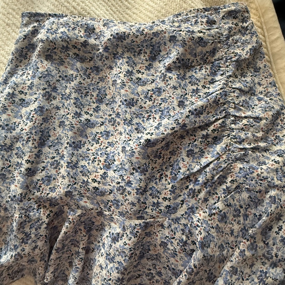 Abercrombie Floral Blue and White Women's Skort